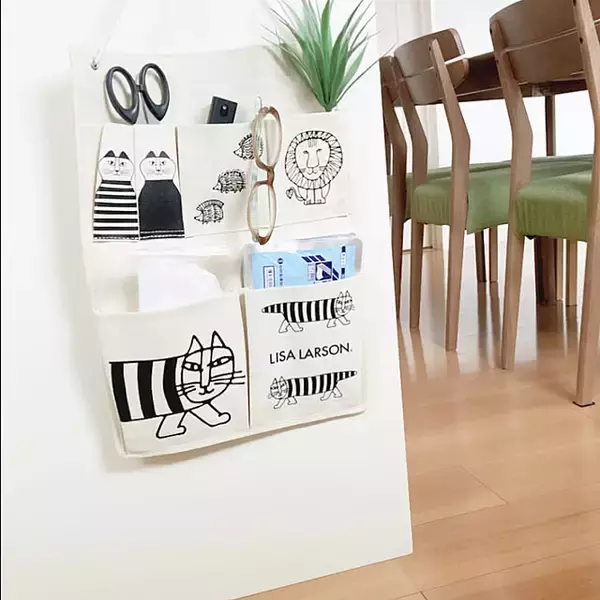 「壁面を賢く活用して省スペース収納に。ウォールポケットを使った収納方法」の画像