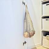 「壁を傷付けずにチョイ掛けスペースが作れる♪「鴨居フック」活用アイデア6選」の画像3