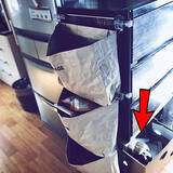 「壁を傷付けずにチョイ掛けスペースが作れる♪「鴨居フック」活用アイデア6選」の画像6