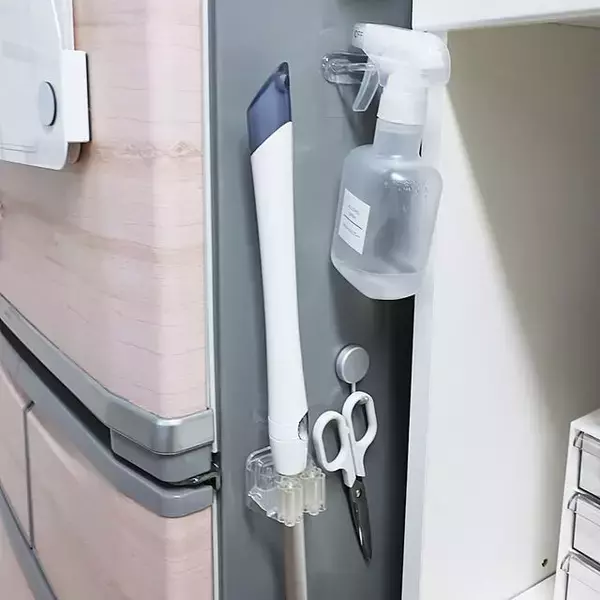「キッチンをすっきり見せられる♪100均で作る冷蔵庫まわりの収納」の画像