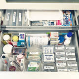 「常備薬も毎日飲む薬も使いやすく！残量も分かりやすい薬収納のアイデア集」の画像1