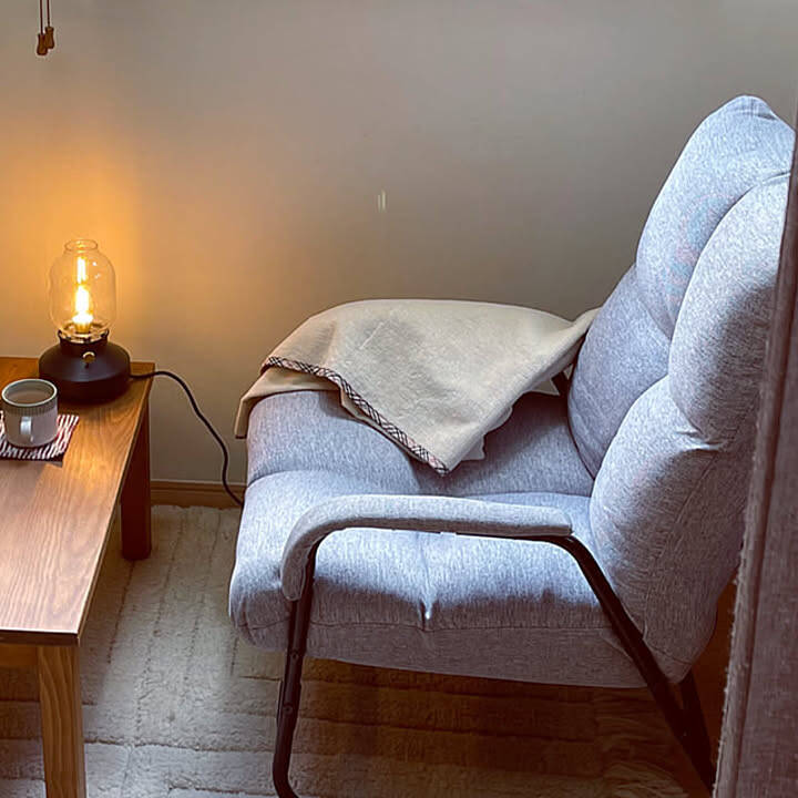 「PC作業からまったりコーヒー時間まで大活躍。多機能リクライニングチェア 」by taka17cafe さん