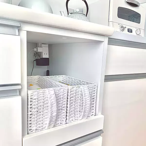「お部屋の雰囲気に合わせてすっきり隠す！ルーターの上手な収納方法10選」の画像