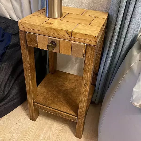 「ベッドまわりを自分好みの空間に☆DIYで作る寝室のアイテム」の画像