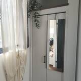 「軽量タイプから収納付きまで♪お部屋に合った置き方で選ぶ全身鏡」の画像1