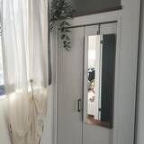 「軽量タイプから収納付きまで♪お部屋に合った置き方で選ぶ全身鏡」の画像3