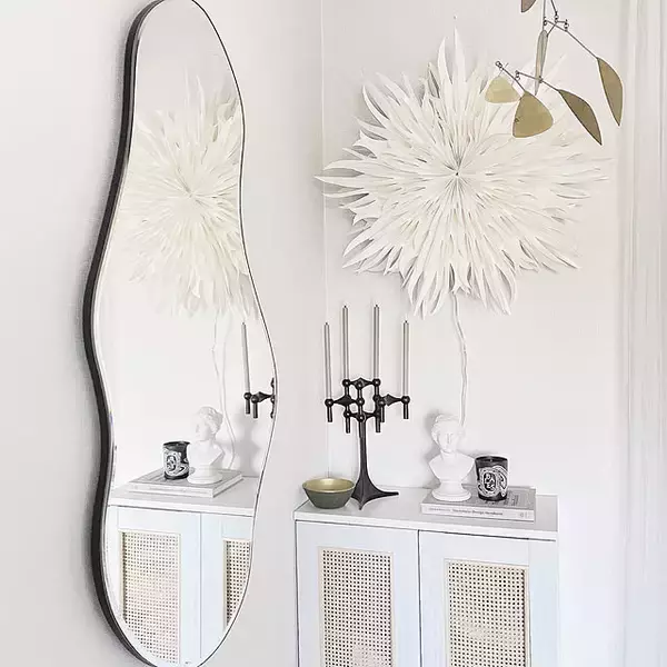 「軽量タイプから収納付きまで♪お部屋に合った置き方で選ぶ全身鏡」の画像