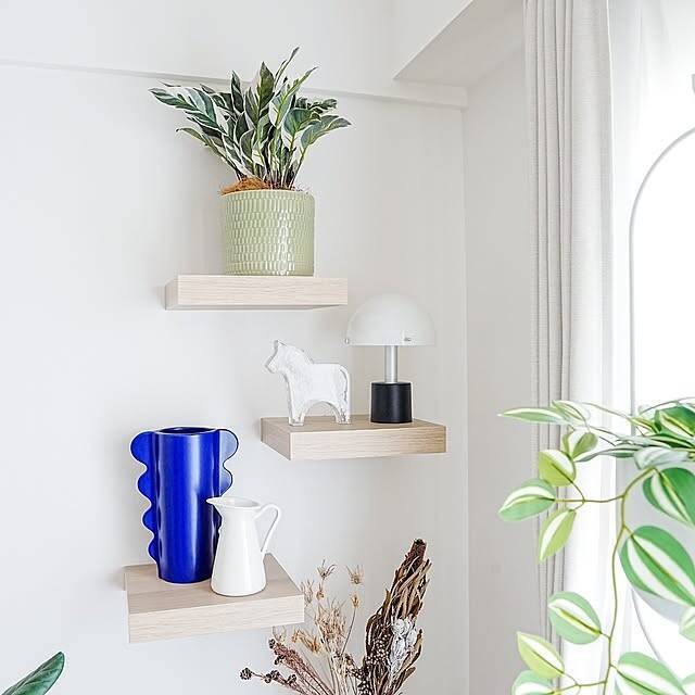 見た目も使い勝手もばっちりな壁面に。ウォールシェルフDIYの実例6選