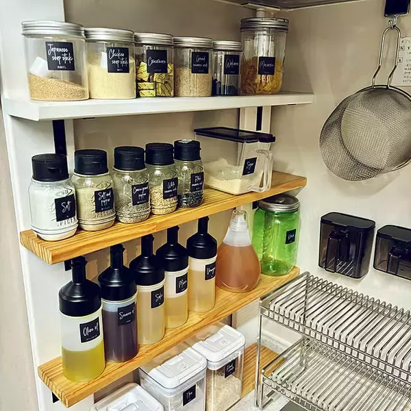 「「すっきり」と「分かりやすい」を両立！収納のラベリングに役立つ100均のアイテム6選」の画像