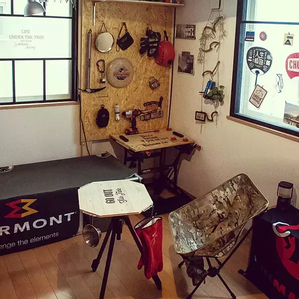 「アウトドアの快適さをリビングに♪ヘリノックスのチェアがあるインテリア実例6選」の画像