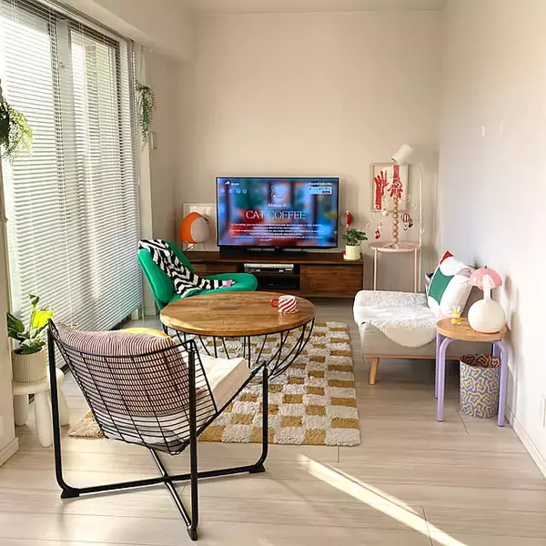 「カラーの力で明るくポジティブな空間を演出！カラフルインテリアの実例6選」の画像