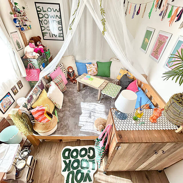 カラーの力で明るくポジティブな空間を演出！カラフルインテリアの実例6選