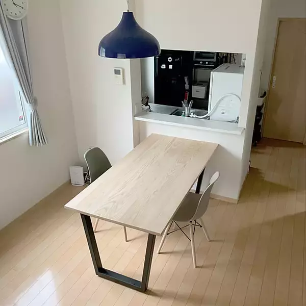 「自分らしく上質な暮らしを。KANADEMONOのテーブルがあるお部屋実例」の画像
