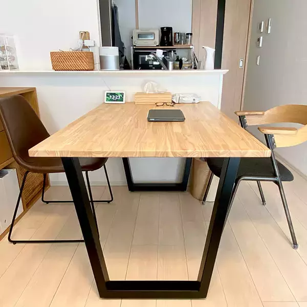 「自分らしく上質な暮らしを。KANADEMONOのテーブルがあるお部屋実例」の画像