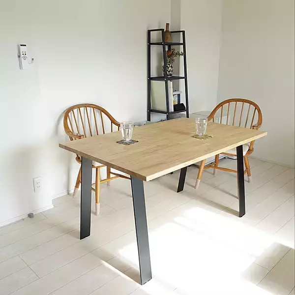 「自分らしく上質な暮らしを。KANADEMONOのテーブルがあるお部屋実例」の画像