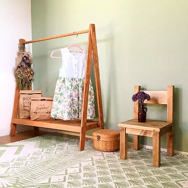 「海外風のハイセンスなインテリアに♪くすみカラーのアクセントウォール」の画像