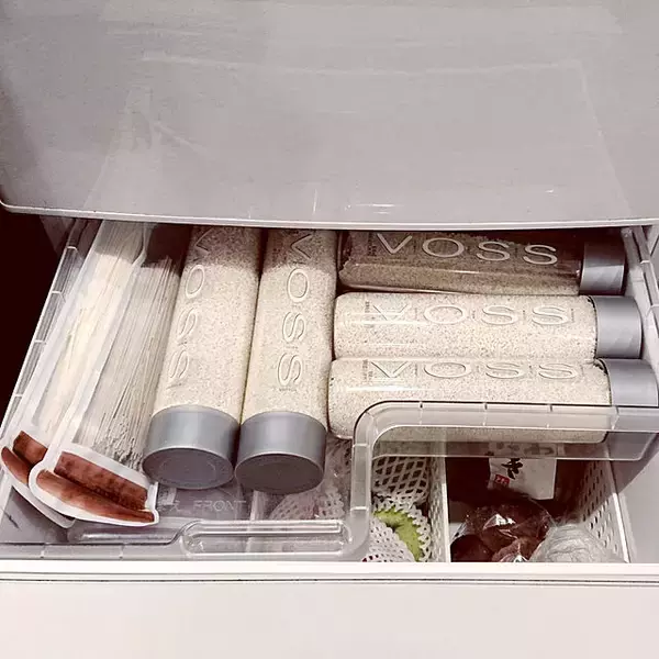 「いろんな野菜を整理整頓♪冷蔵庫の野菜室のわかりやすい収納アイディア」の画像