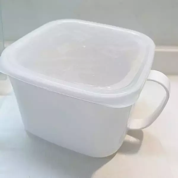 「使いやすいから料理の効率もUPする！セリアの調味料入れ6選」の画像