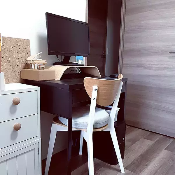 「快適で集中できる環境をつくる☆IKEAでみつけたデスクまわりのアイテム」の画像