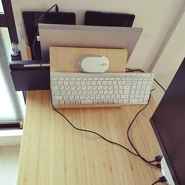 「快適で集中できる環境をつくる☆IKEAでみつけたデスクまわりのアイテム」の画像