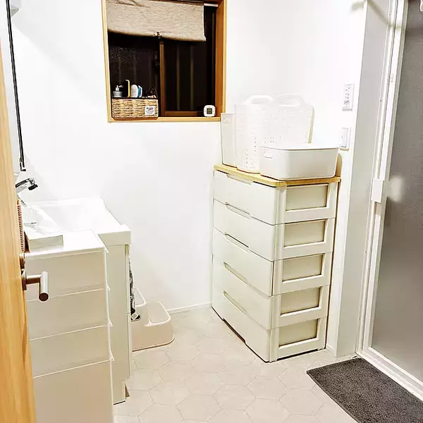 「限られた空間をむだなく有効活用！使いやすくてきれいに片付く洗面所収納のアイデア10選」の画像