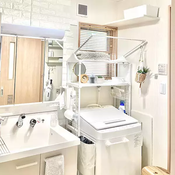 「限られた空間をむだなく有効活用！使いやすくてきれいに片付く洗面所収納のアイデア10選」の画像