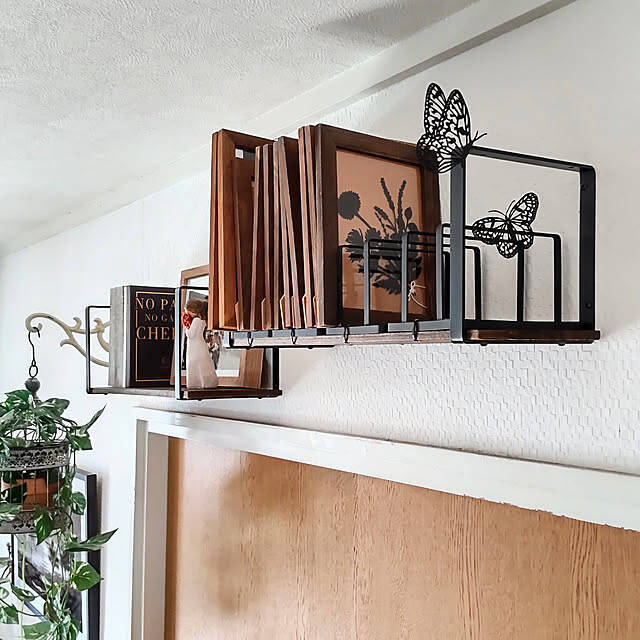 100均アイテムで手軽にDIYを楽しむ♪お部屋を着飾ってくれるウォールシェルフ6選