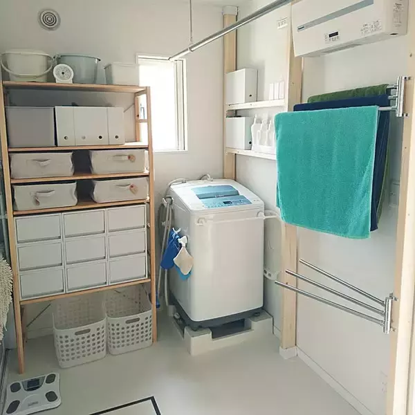 「無印良品らしい木のぬくもりがたまらない。パイン材家具を取り入れたお部屋6選」の画像