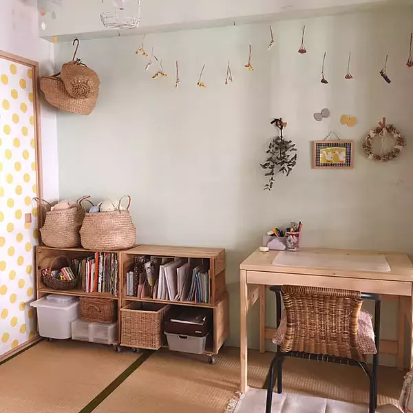 「無印良品らしい木のぬくもりがたまらない。パイン材家具を取り入れたお部屋6選」の画像