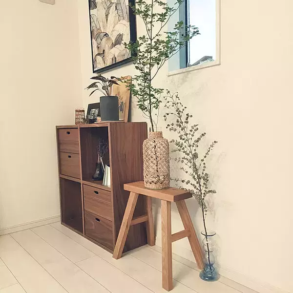 「木の風合いに惹かれる♡日常をそっと彩る無印良品の無垢材ベンチ」の画像