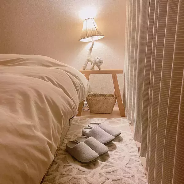 「木の風合いに惹かれる♡日常をそっと彩る無印良品の無垢材ベンチ」の画像