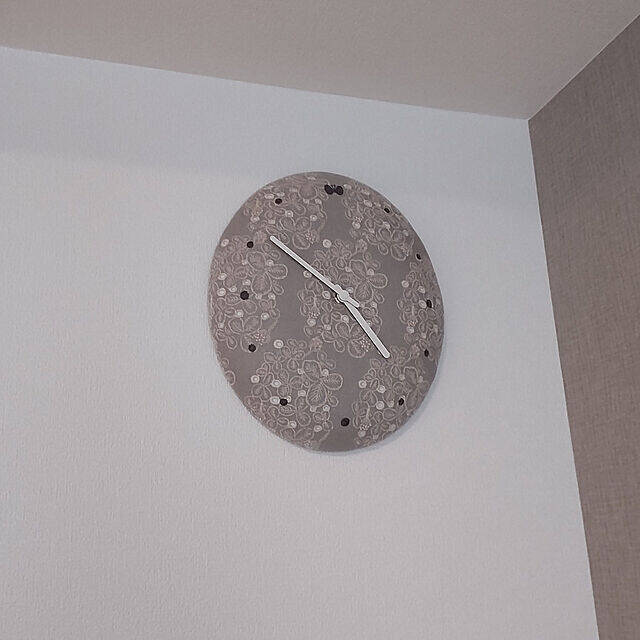 手にするたびすっと背筋が伸びる。暮らしに馴染むミナペルホネンのアイテム