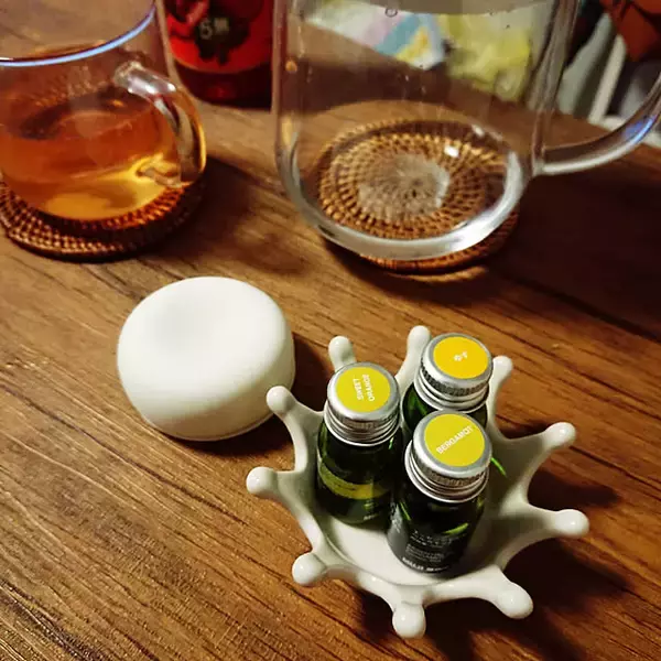 「エッセンシャルオイルを手軽に楽しむ。無印良品のアロマストーンで癒しの時間を」の画像