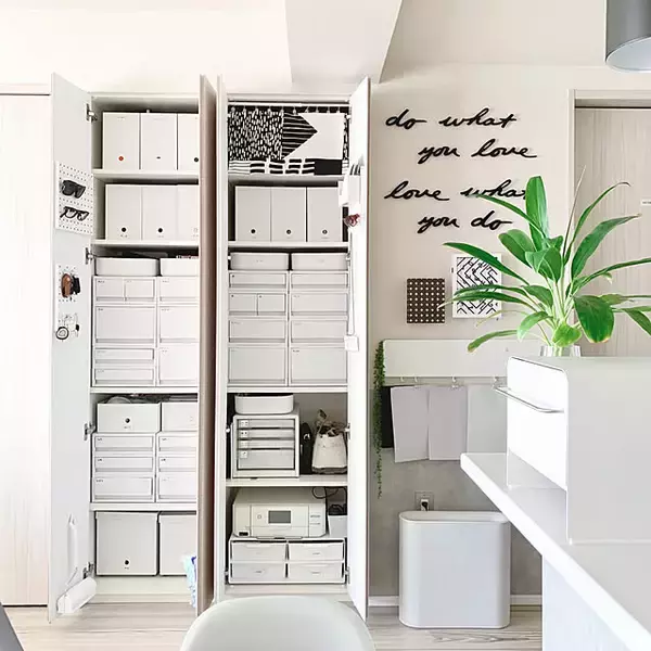 「整えると生活効率が上がる！リビングクローゼットの整理収納アイデア10選」の画像