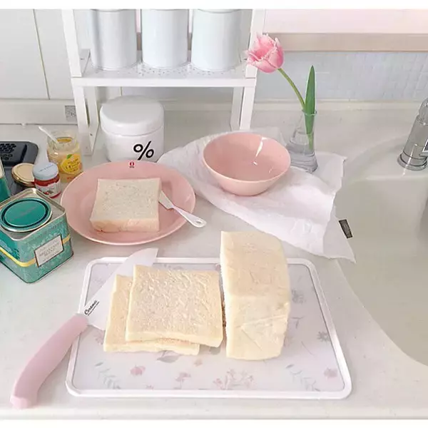 「お部屋も気分も明るくなる！パステルカラーを取り入れたコーディネート」の画像