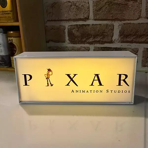 「好きなデザインで気持ちも上がる♡お菓子や紅茶の缶を活用するアイデア10選」の画像