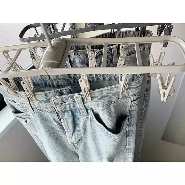 「日々の負担をぐっと減らす！100均の洗濯用品で快適な暮らし」の画像