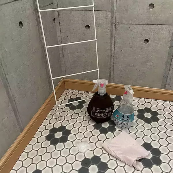 「掃除が苦手な人もOK！トイレの床掃除を楽にしていつも清潔に保つアイデア」の画像