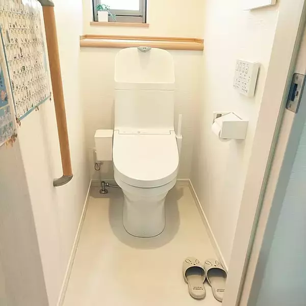 「掃除が苦手な人もOK！トイレの床掃除を楽にしていつも清潔に保つアイデア」の画像