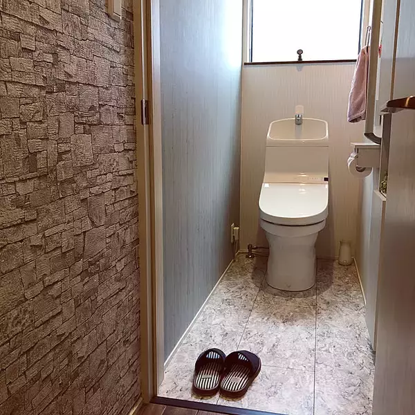 「掃除が苦手な人もOK！トイレの床掃除を楽にしていつも清潔に保つアイデア」の画像