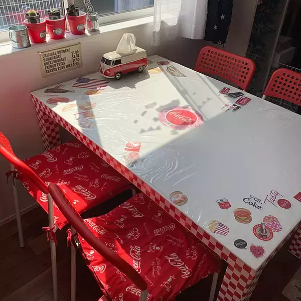 「「テーブル×ステッカーを気兼ねなく楽しむ、簡単アレンジ術」 by mowchanさん」の画像