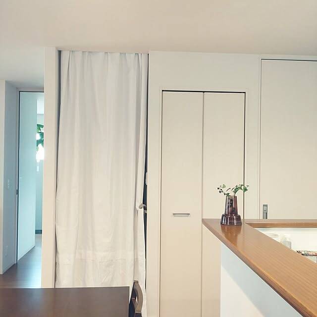 お部屋づくりに欠かせない万能アイテム！暮らしやすさをアップさせるつっぱり棒の活用方法10選