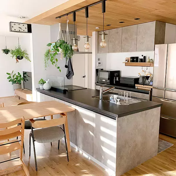 「木や自然素材の心地よさに包まれる♪ナチュラルインテリアのお部屋」の画像