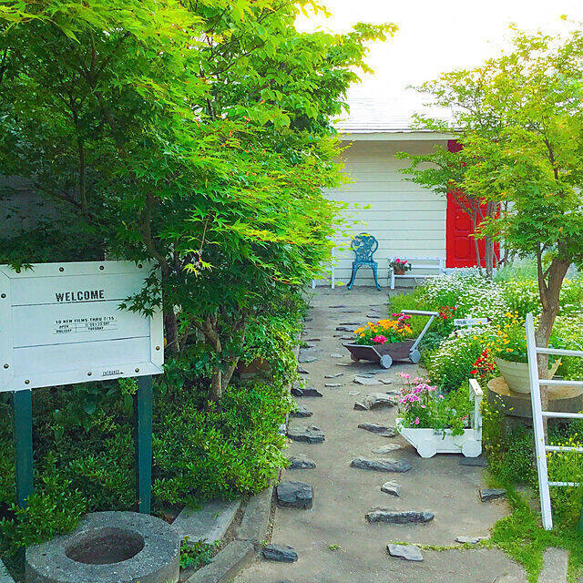 草花の魅力を最大限に引き出す！DIYで作った理想のお庭10選