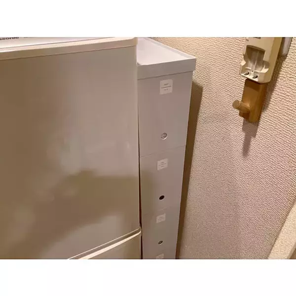 「収納グッズとデッドスペース活用ですっきり整う♪一人暮らしの収納実例6選」の画像