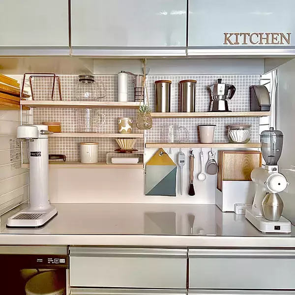 「おいしい一杯は自分らしく整えた空間から♪コーヒーグッズの収納アイデア」の画像