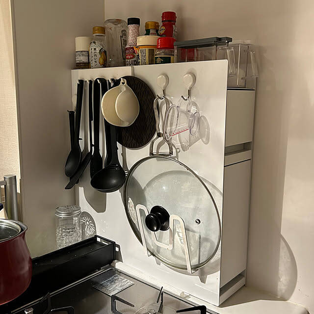 日々の調理の効率化に◎省スペースでたっぷり収納できる、山崎実業の調味料収納グッズ