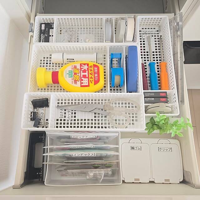 細々としたアイテムがスッキリ片付く！100均の小物収納カタログ