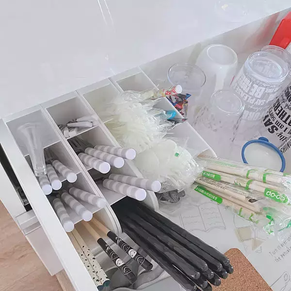 「細々としたアイテムがスッキリ片付く！100均の小物収納カタログ」の画像