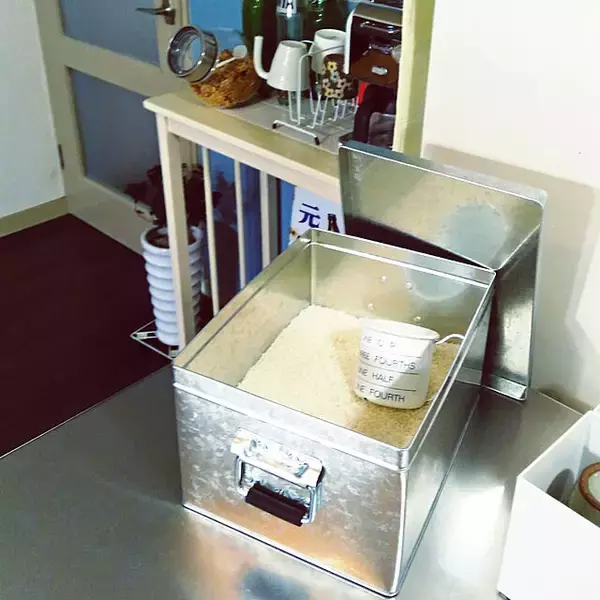 「使いやすさとクールな質感が人気の秘密！無印良品のトタンボックス」の画像